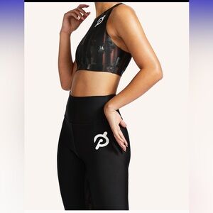 PELOTON
Show Up Floral